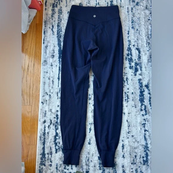 NWOT Lululemon Back In Action Jogger - Picture 4 of 5